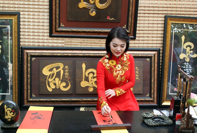 Sài Gòn tràn ngập sắc xuân cùng mai, đào - ảnh 6