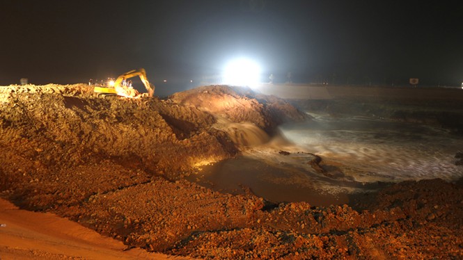 Mở nước vào âu Cảng Du thuyền nhân tạo lớn nhất Việt Nam - ảnh 7