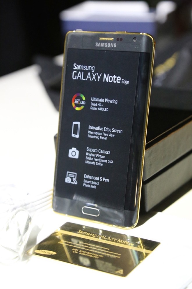 Cận cảnh Galaxy Note Edge mạ vàng tại Việt Nam - ảnh 3