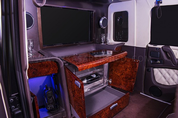 Mercedes G63 AMG độ bọc thép, lên ‘limo’ giá 1 triệu USD - ảnh 6