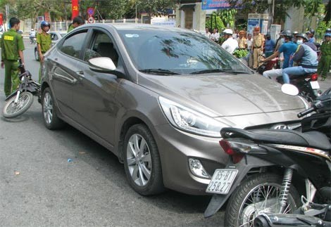 ‘Trốn’ Công an, nữ tài xế lạng lách phi như bay trên đường - ảnh 1