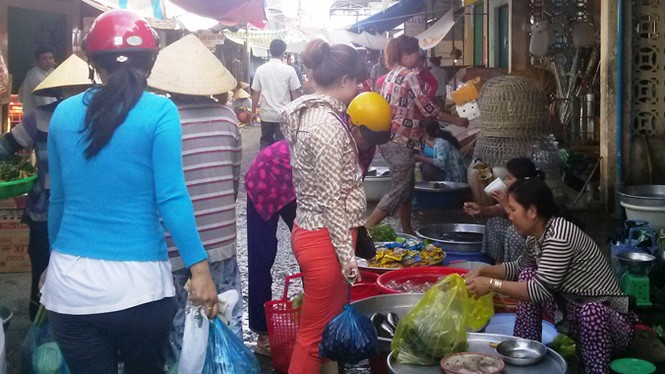 Dưa hấu giảm gần 70%, người bán “héo ruột” - ảnh 11