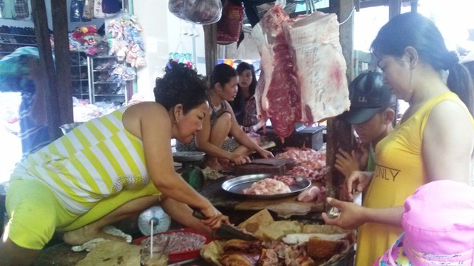 Dưa hấu giảm gần 70%, người bán “héo ruột” - ảnh 8