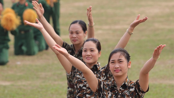 Xem bộ binh cơ giới duyệt đội ngũ, trình diễn trống hội - ảnh 12