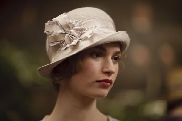 Vẻ đẹp trong veo của nàng 'Lọ Lem' Lily James - ảnh 14