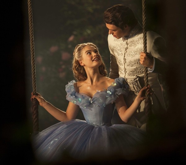 Vẻ đẹp trong veo của nàng 'Lọ Lem' Lily James - ảnh 16