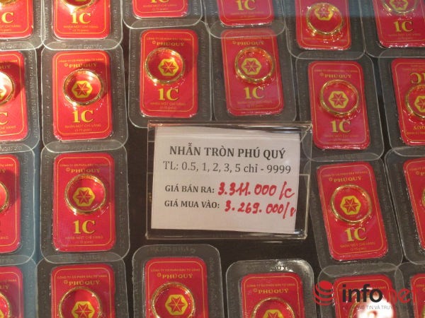 Tranh nhau đặt cọc, “cháy” vàng ngày Thần tài - ảnh 12