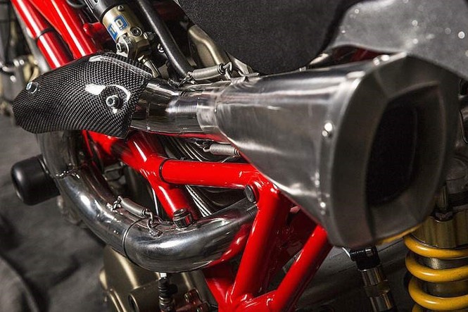 Ducati Monster 1000 biến hình 'quái vật' với đồ chơi khủng - ảnh 5