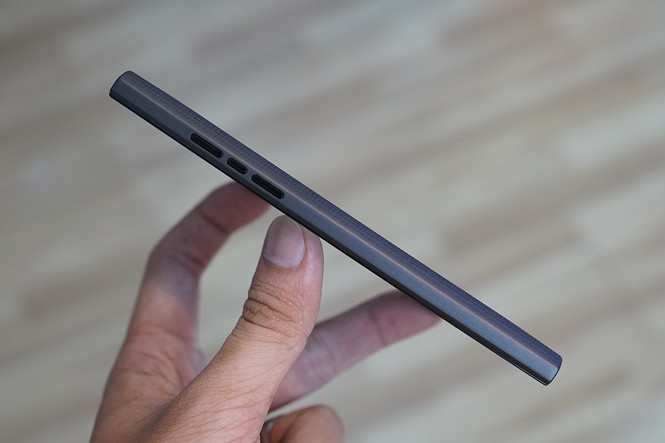 Đập hộp Blackberry Leap chính hãng tại Việt Nam - ảnh 6