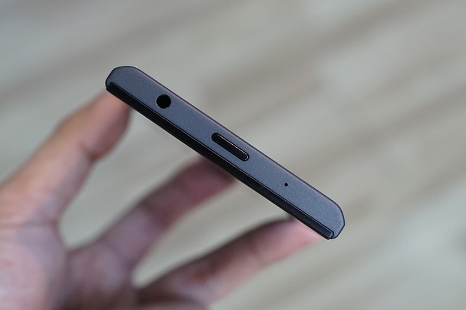Đập hộp Blackberry Leap chính hãng tại Việt Nam - ảnh 8