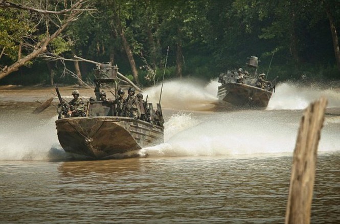 Hé lộ hình ảnh về lực lượng đặc nhiệm Navy SEAL - ảnh 9