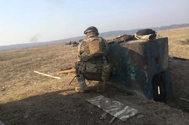 Mục kích quân đội Ukraine huấn luyện bắn súng - ảnh 11