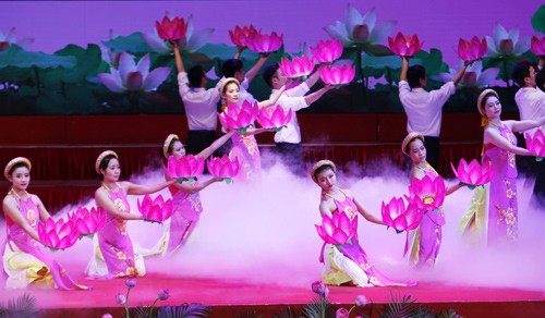 Hình ảnh Lễ kỷ niệm 125 năm Ngày sinh Chủ tịch Hồ Chí Minh - ảnh 8