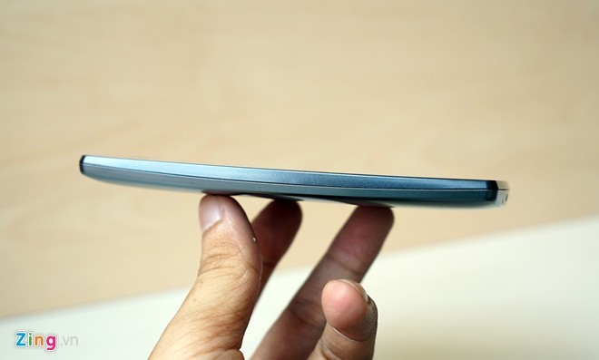 Mở hộp smartphone màn hình cong rẻ nhất tại Việt Nam - ảnh 5