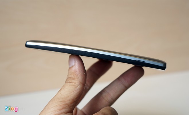 Mở hộp smartphone màn hình cong rẻ nhất tại Việt Nam - ảnh 7