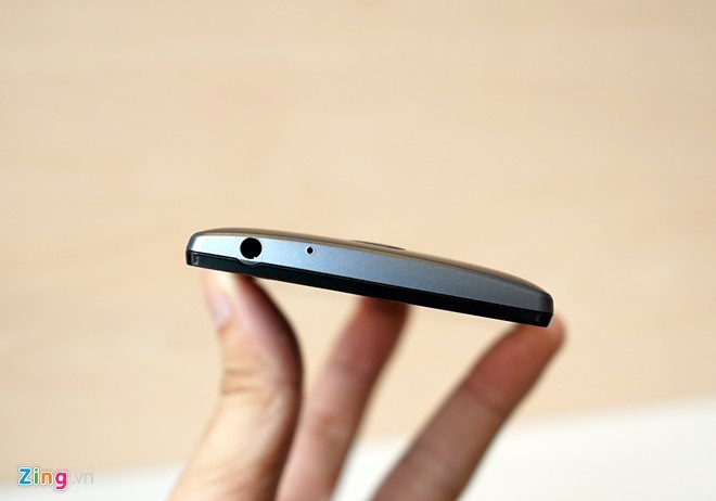 Mở hộp smartphone màn hình cong rẻ nhất tại Việt Nam - ảnh 8