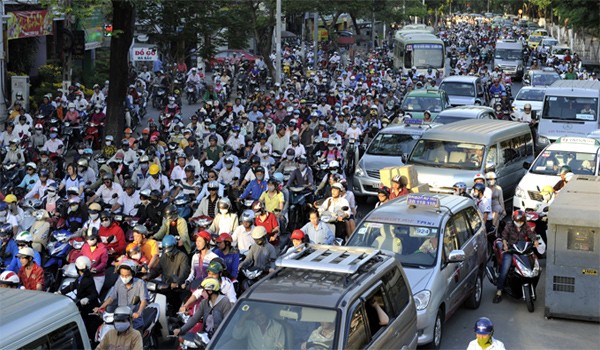 Hàng triệu xe máy sẽ phải kiểm định khí thải, dán tem - ảnh 1