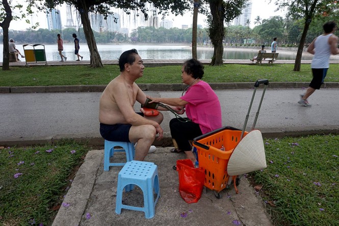 Đo huyết áp, xét nghiệm máu dạo ở Hà Nội - ảnh 5