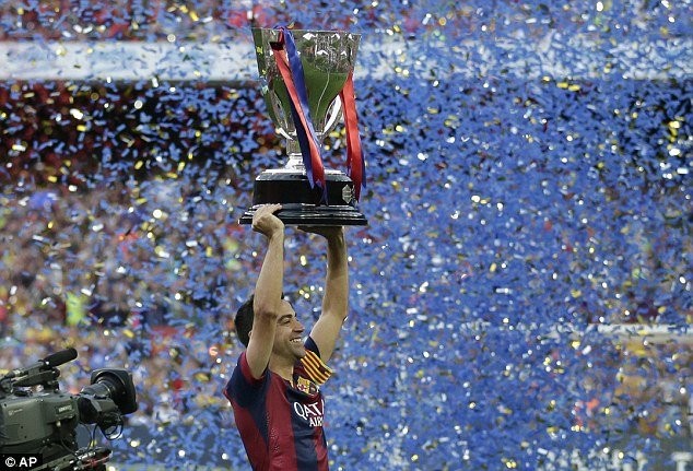 Xavi rơi lệ trong ngày chia tay Nou Camp - ảnh 10