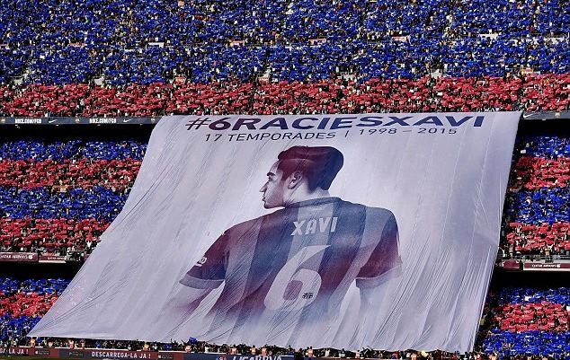 Xavi rơi lệ trong ngày chia tay Nou Camp - ảnh 1
