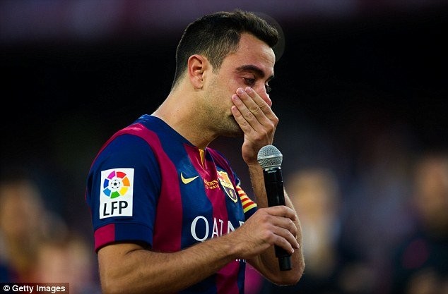 Xavi rơi lệ trong ngày chia tay Nou Camp - ảnh 2
