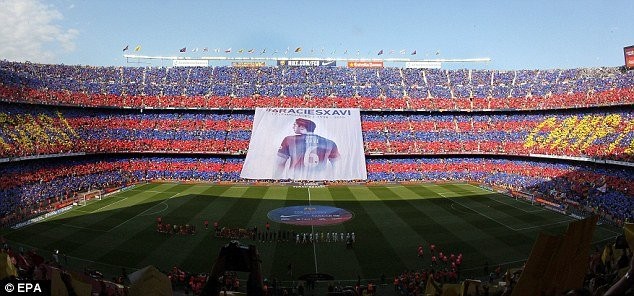 Xavi rơi lệ trong ngày chia tay Nou Camp - ảnh 8