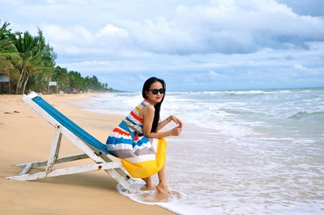 Vẻ gợi cảm không thể thấy trên tivi của nữ biên tập viên thời tiết - ảnh 10