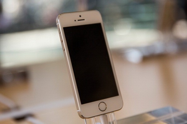Năm đối thủ cao cấp ngang giá với Bphone tại Việt Nam - ảnh 3