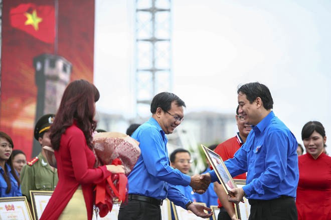 Tổng kết chiến dịch Thanh niên tình nguyện hè 2015 - ảnh 3