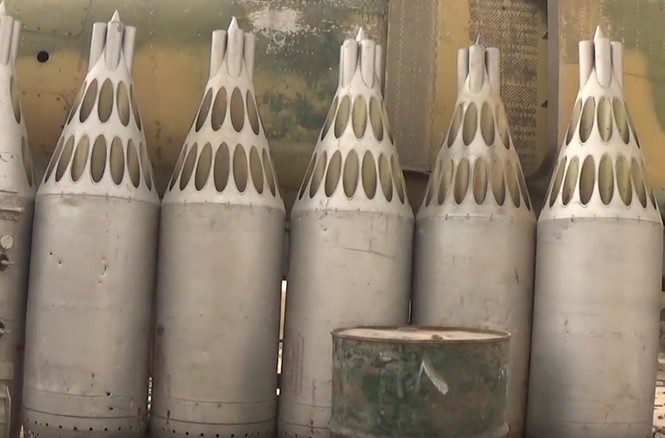 Tan hoang căn cứ Syria bị phiến quân phá hủy - ảnh 5