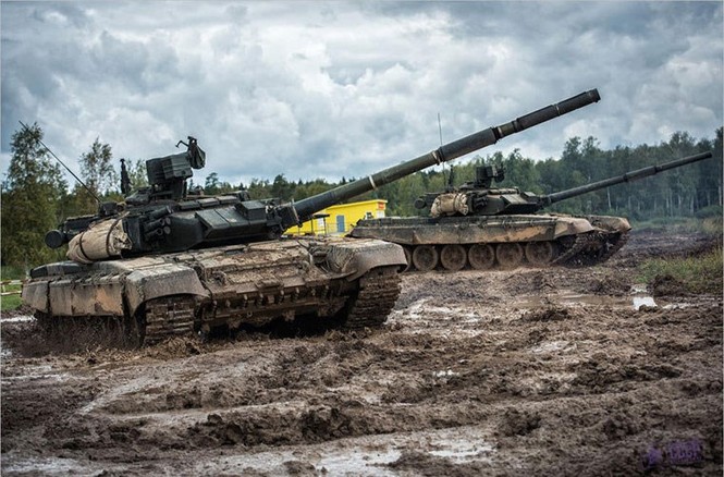 Cận cảnh xe tăng T-90A Nga nã pháo, xả đạn liên hồi - ảnh 8