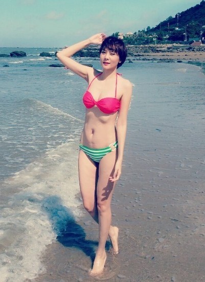 Nóng bỏng với bikini của chân dài Việt - ảnh 10