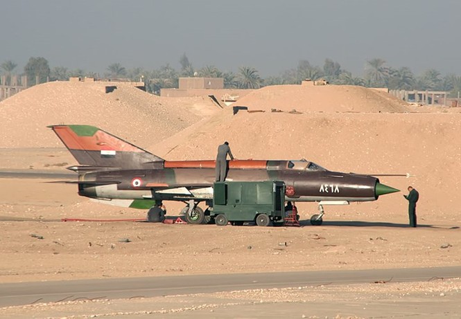 Cận cảnh tiêm kích MiG-21 Syria oanh tạc phiến quân IS - ảnh 7