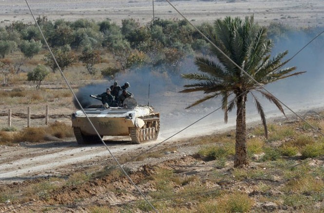 Tận thấy máy bay chiến đấu Syria xuất kích giữa vòng vây IS - ảnh 5