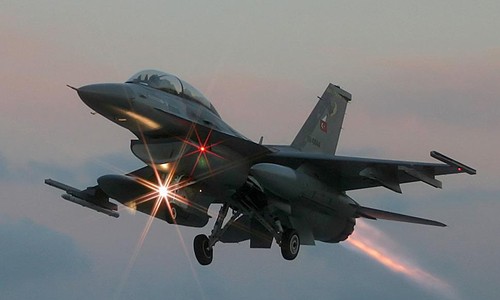 So sánh uy lực Su-24 Nga và tiêm kích đa nhiệm F-16 - ảnh 2