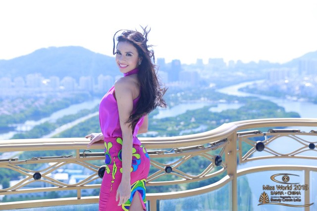 Nhan sắc rạng ngời của các thí sinh hoa hậu thế giới - ảnh 15