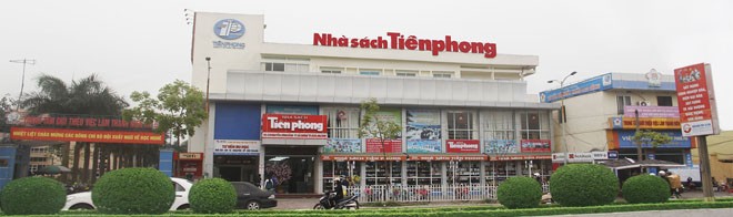 Nhà sách Tiền Phong thuộc top 100 thương hiệu dẫn đầu Việt Nam năm 2015 - ảnh 1
