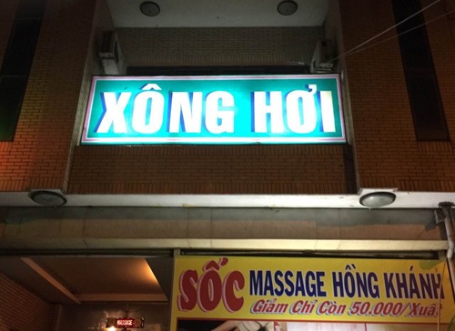 Nữ nhân viên massage dạy nhau 'chiều' khách kiếm tiền bo - ảnh 1