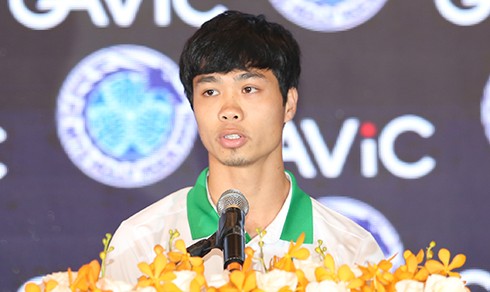 Bầu Đức muốn Công Phượng thi đấu 10 năm ở Nhật Bản - ảnh 1