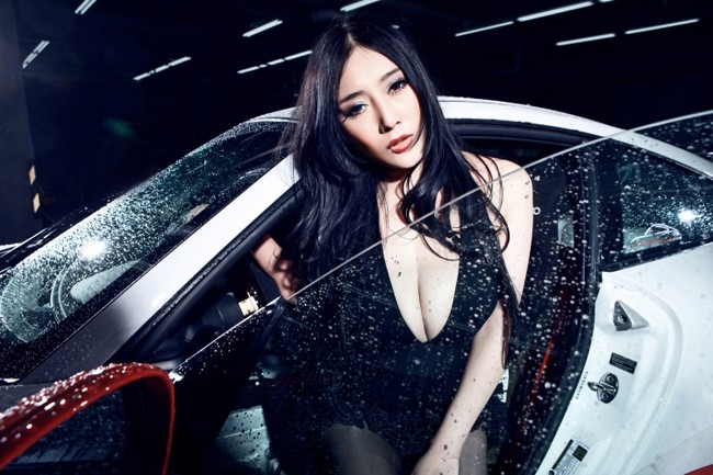 Mỹ nhân 'chinh phục' siêu xe Porsche 911 GT3 RS - ảnh 11