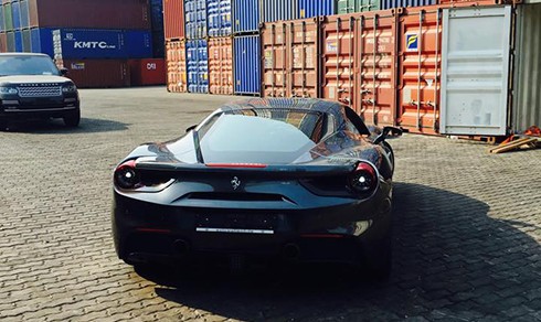 Cận cảnh siêu xe Ferrari 488 GTB vừa 'cập bến' Việt Nam - ảnh 2