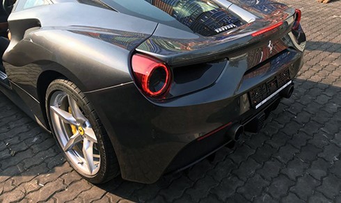Cận cảnh siêu xe Ferrari 488 GTB vừa 'cập bến' Việt Nam - ảnh 6