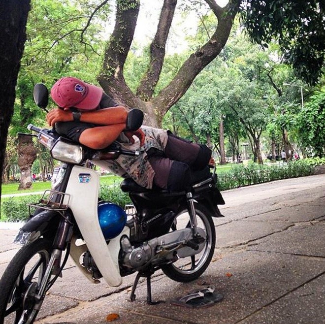 Những giấc ngủ vội vã ở Sài Gòn trong mắt khách tây - ảnh 4