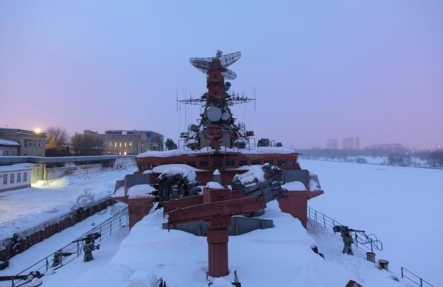 Hé lộ chiến hạm bí ẩn trên sông Moscow - ảnh 15