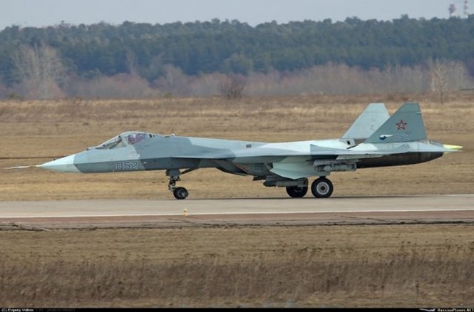 Lộ diện vũ khí tối tân trên siêu tiêm kích Sukhoi T-50 - ảnh 2