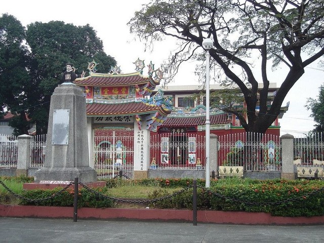 Bên trong nghĩa địa dành cho giới siêu giàu ở Philippines - ảnh 1