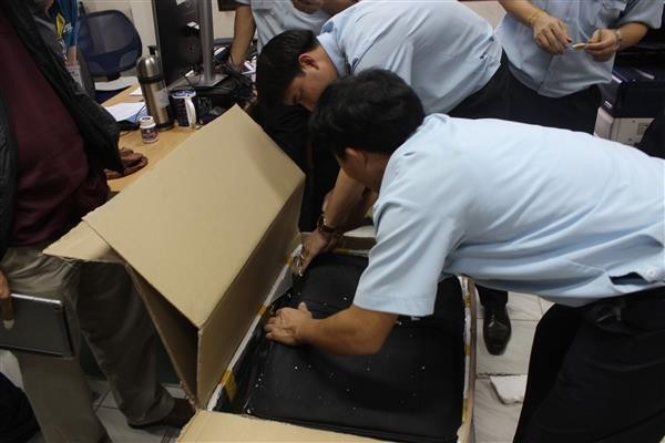 Bắt giữ gần 100kg ngà voi tại sân bay quốc tế Nội Bài - ảnh 4