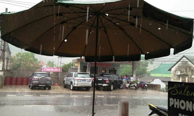 mưa đá và lốc xoáy - ảnh 7