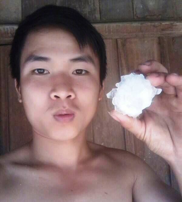 mưa đá và lốc xoáy - ảnh 8