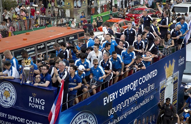Bangkok náo động vì màn rước Cup thứ hai của Leicester - ảnh 1